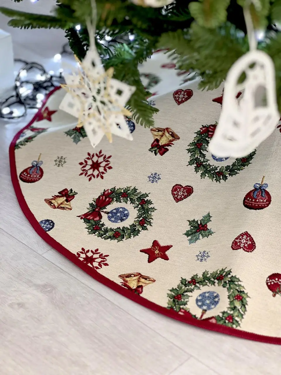 (Українська) Спідниця під ялинку гобеленова Merry
